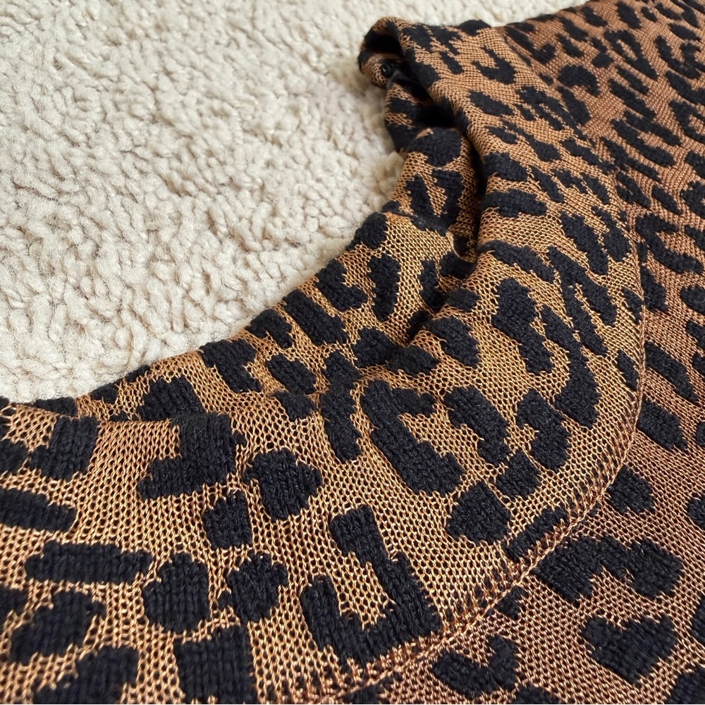 St. John Knit Leopard Animal Print Mock Neck Short Sleeve Top - Picture 11 of 17